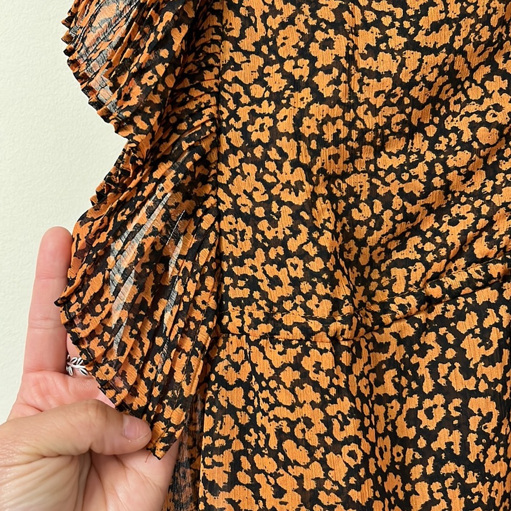 Topshop Animal Print Sheer Plisse Top Size 6 - Picture 6 of 8